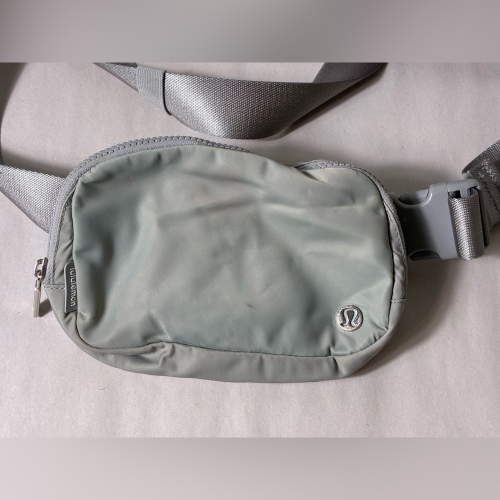 Lululemon Everywhere Belt Bag 1L Gray- Crossbody Fanny Pack